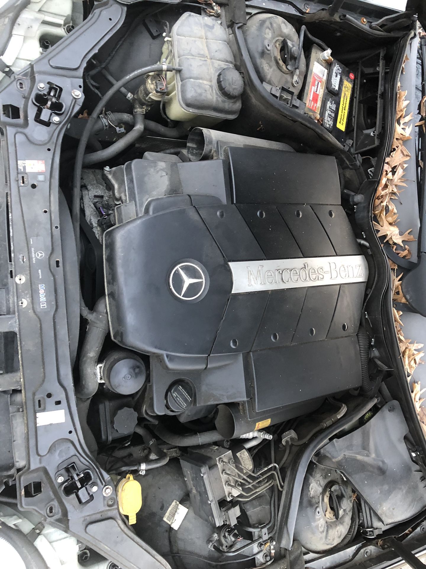 V8 Mercedes engine 500 series parts has lean