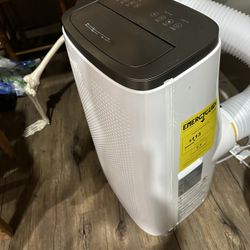 Like New Portable Air Conditioner 
