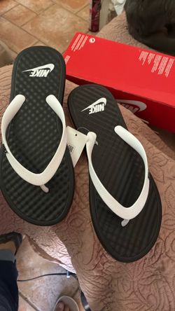 Nike Flip Flops Black and White