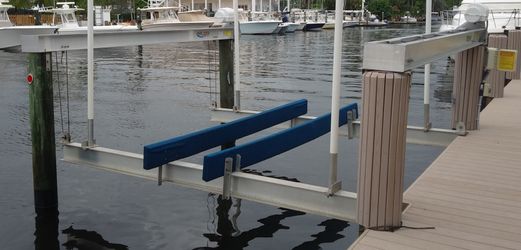 4 post 14k boat lift. Can supply piling and boatlift install