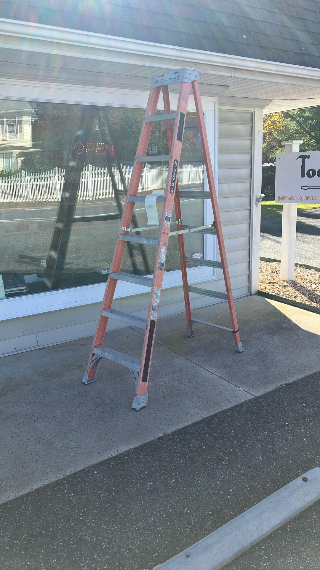 8 foot fiberglass step ladder