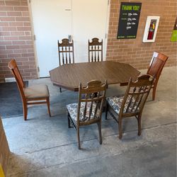 Dining Table with 6 chairs