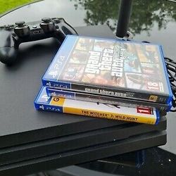 Ps4 pro With Games And Controllers 1tb