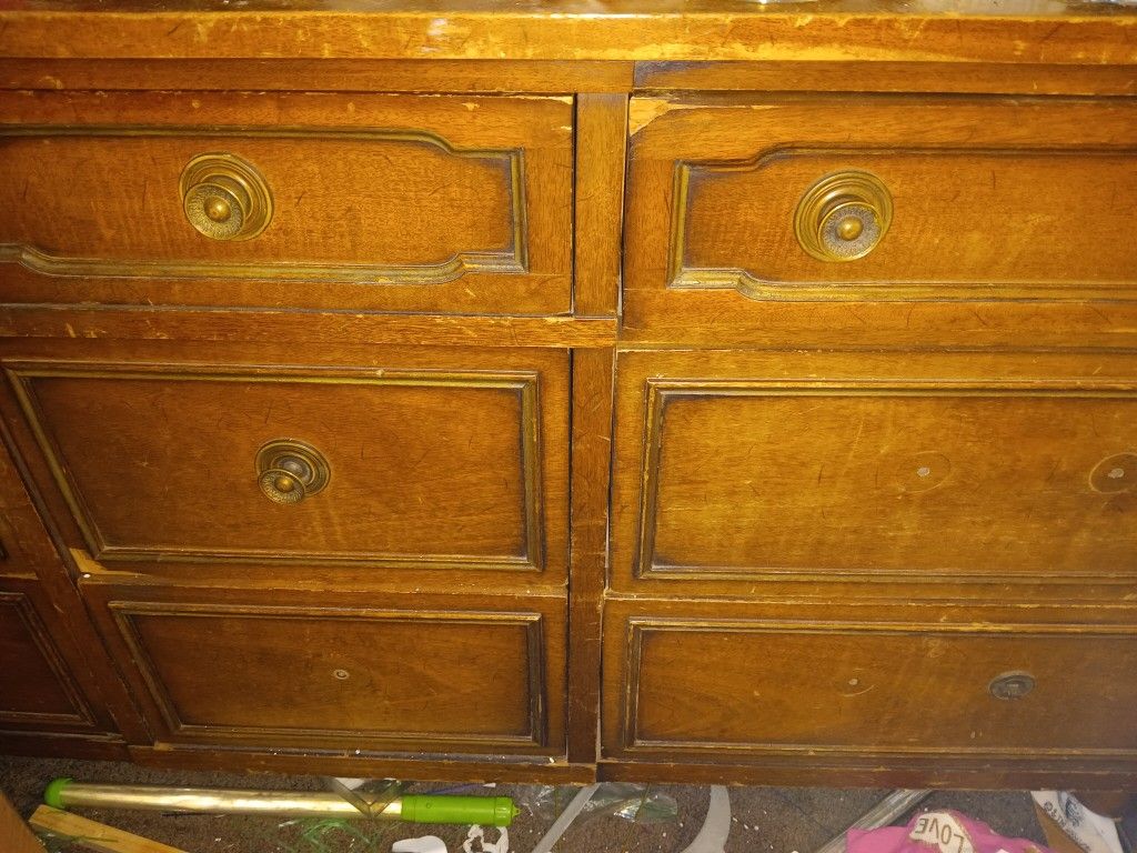 Mahogany Wood Dresser