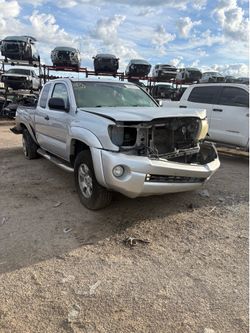 Auto parts 2006 Toyota Tacoma Pre runner