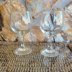 Set Of 2 - White Wine Glasses