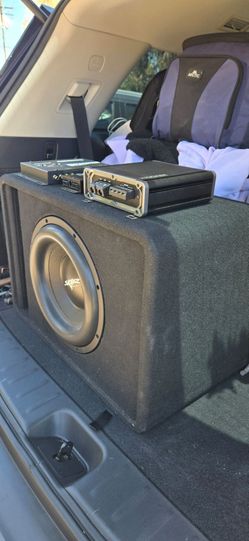 Subwoofer Skar 800rms, Kicker 800rms Amplifier, audio control epicenter and Lc2i pro all included