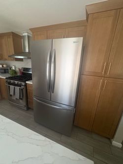Frigidaire stainless steel fridge perfect condition