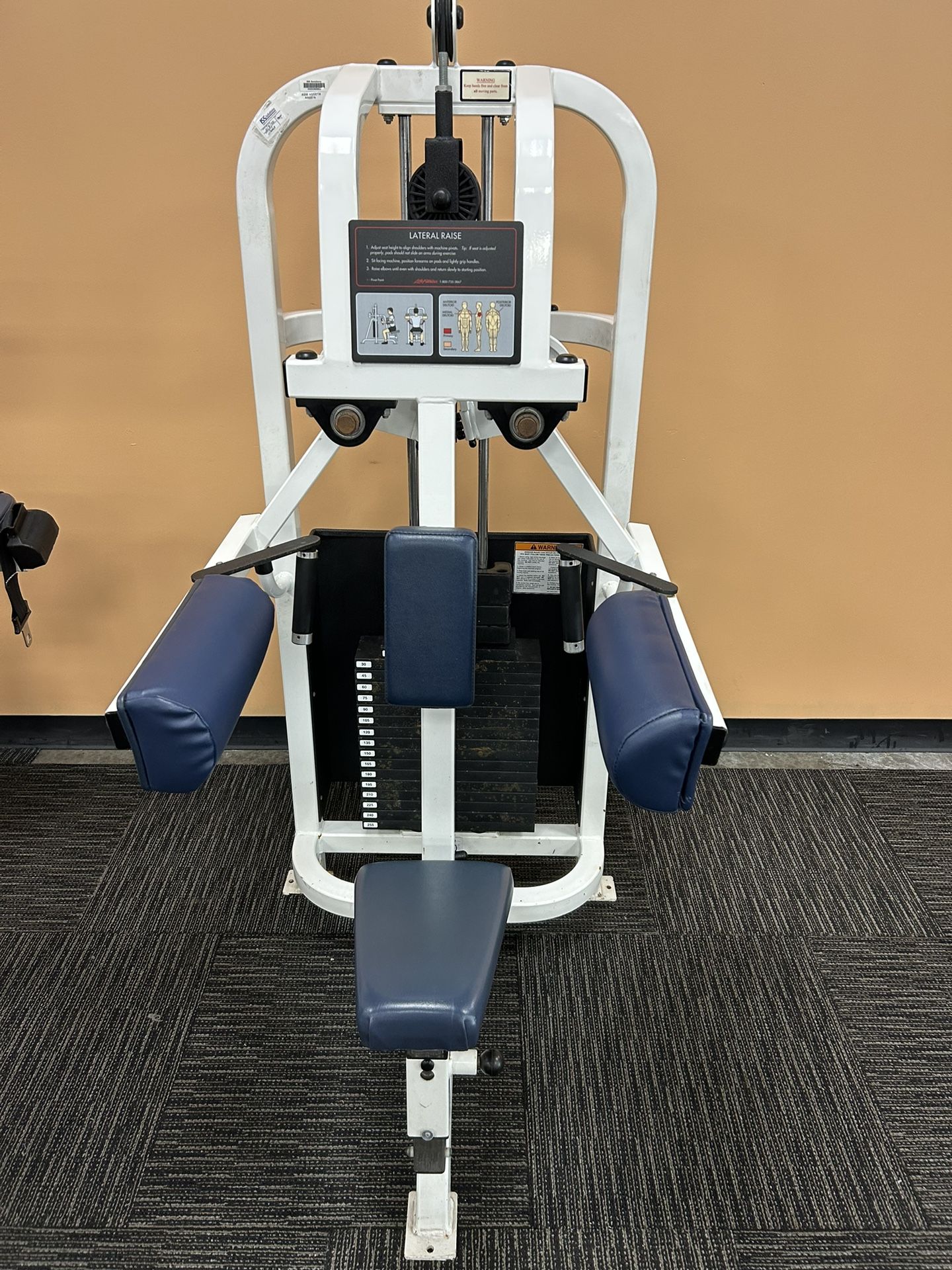 Lifefitness Lateral Raise Machine