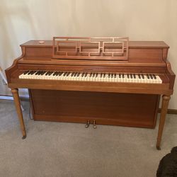 Cable Nelson Piano and Bench