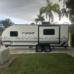 2022 R-POD Model 202