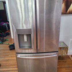 Ge French Door Refrigerator counter depth