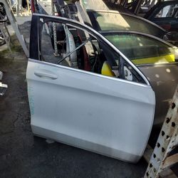 2016 Glc300 Right Front Door