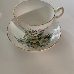 Regency Bone China Tea Cup And Saucer Set Gold Gilt White Flowers England