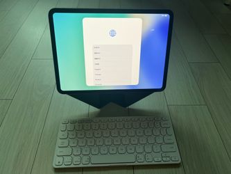 🌟 Mint Condition! iPad Pro 11" M4 (256GB) Bundle - 100% Battery & Free Accessories!