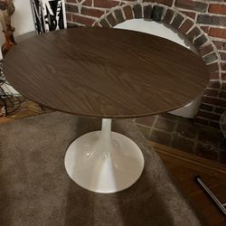 MCM Wood Tulip Round Table