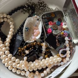 Jewelry Parts/beads/buttons 