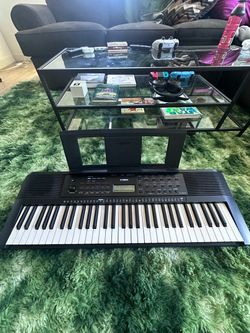 Yamaha Electric Keyboard