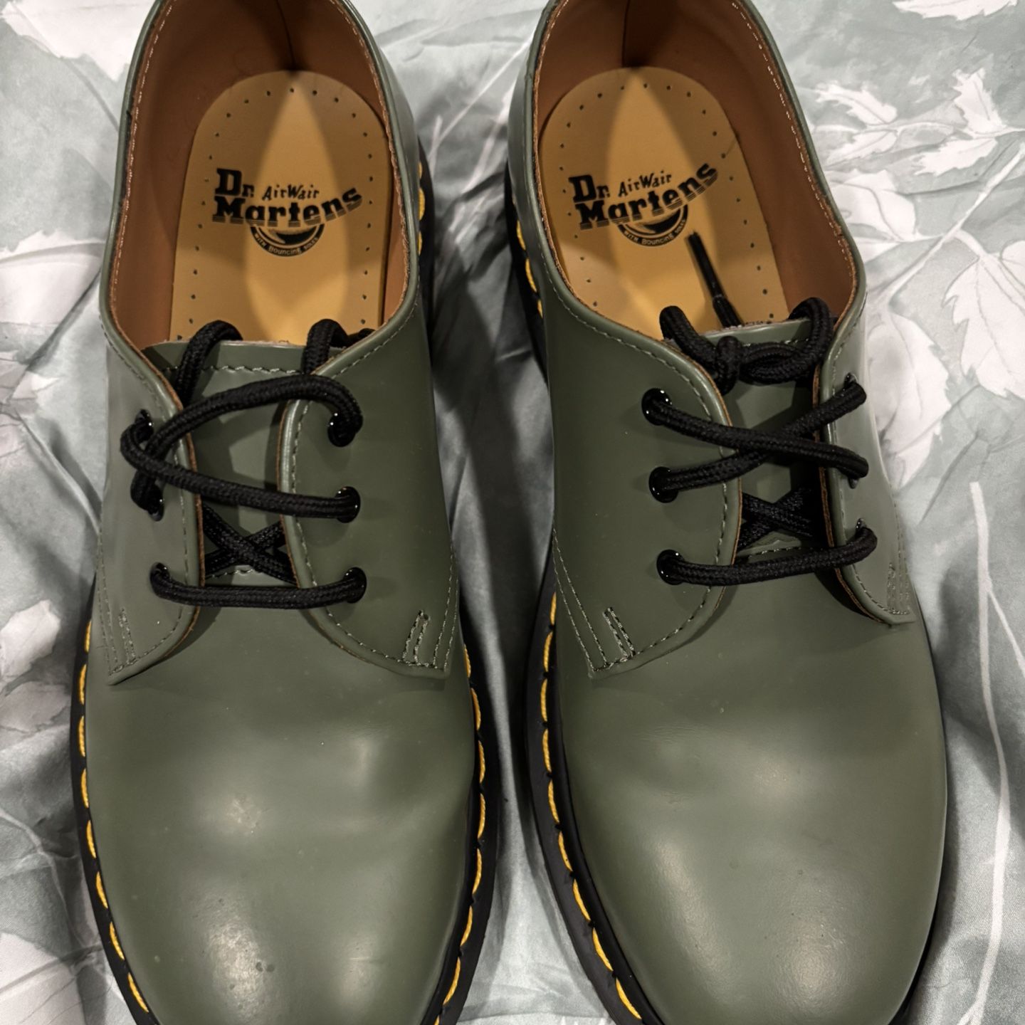 Dr. Martens Barley Used