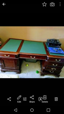Double sided executive desk leather top