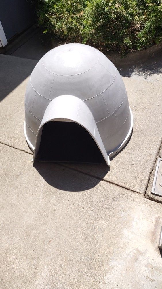 Dog Or Cat Igloo House