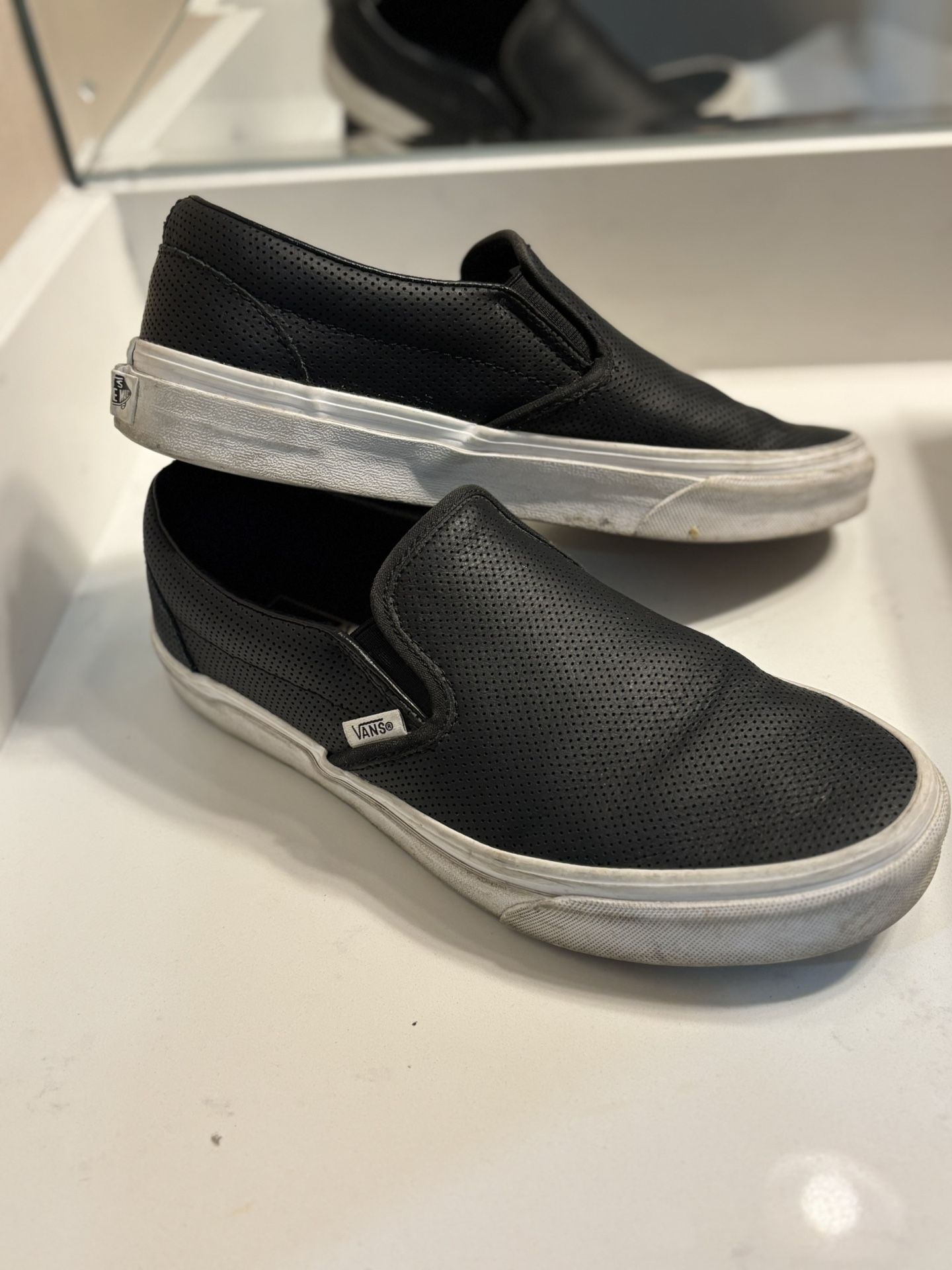 Vans Slip On Leather Shoes Women Size 9.5