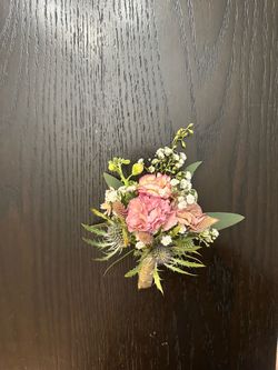 Boutonnieres and corsages