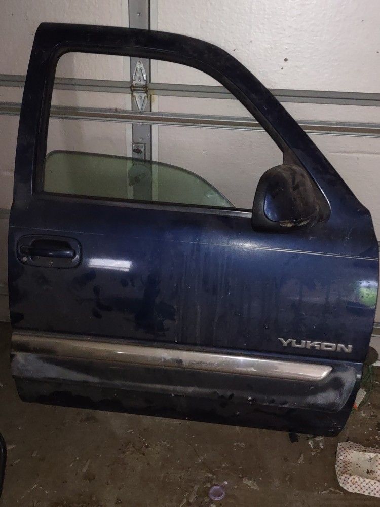 GMC Yukon Parts 90 For Set $25 A Piece Or Best Offer