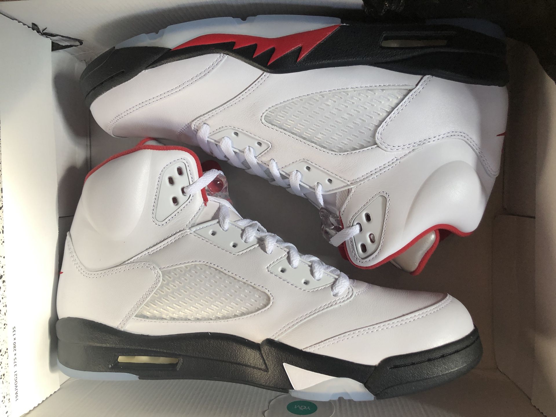 Jordan 5 fire red sz 9 retro