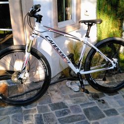 Cannondale F4 Mountain Bike Medium Size 