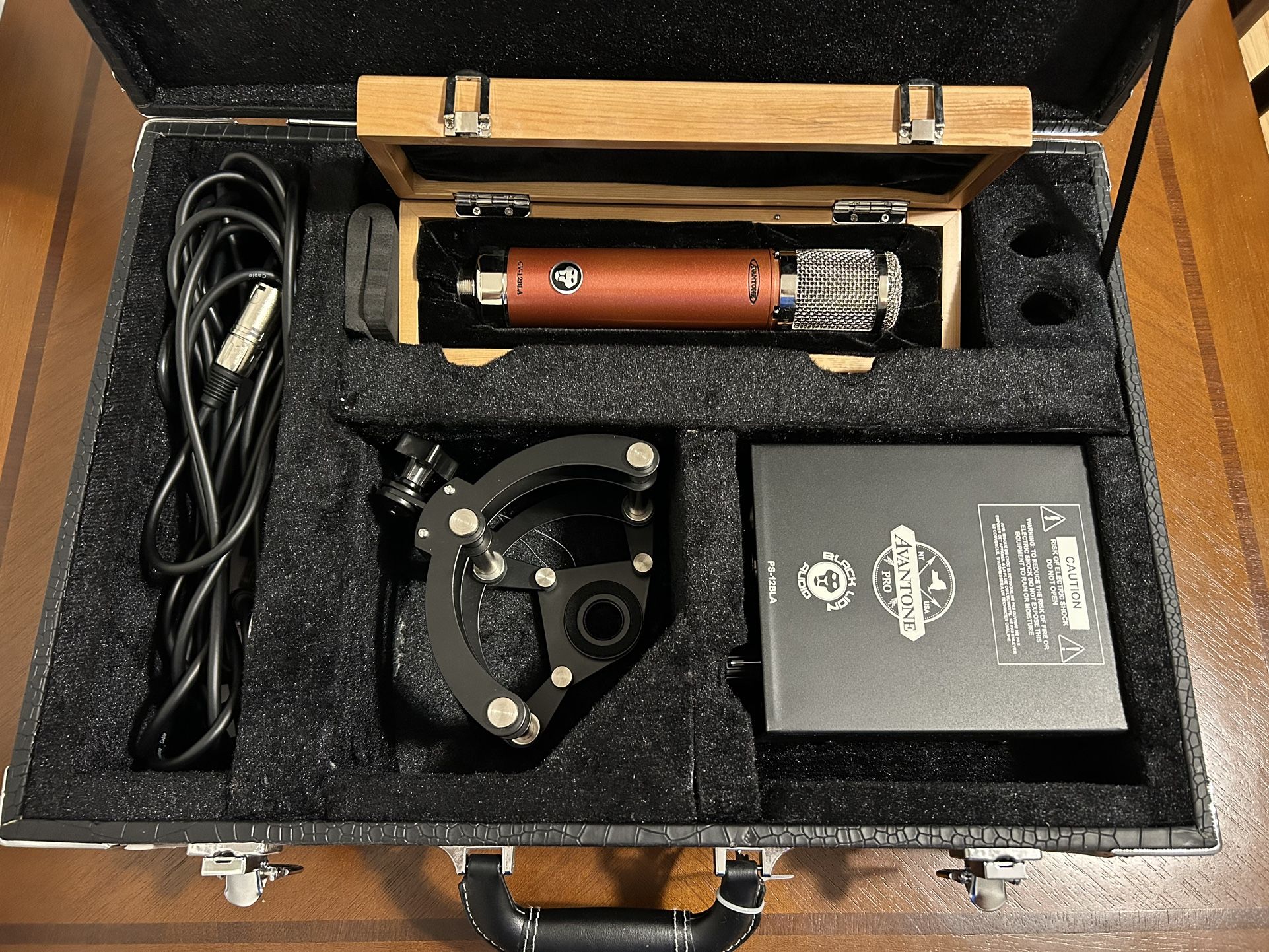 Avantone Pro CV-12 BLA Condenser Microphone 