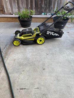 Electric lawn mower