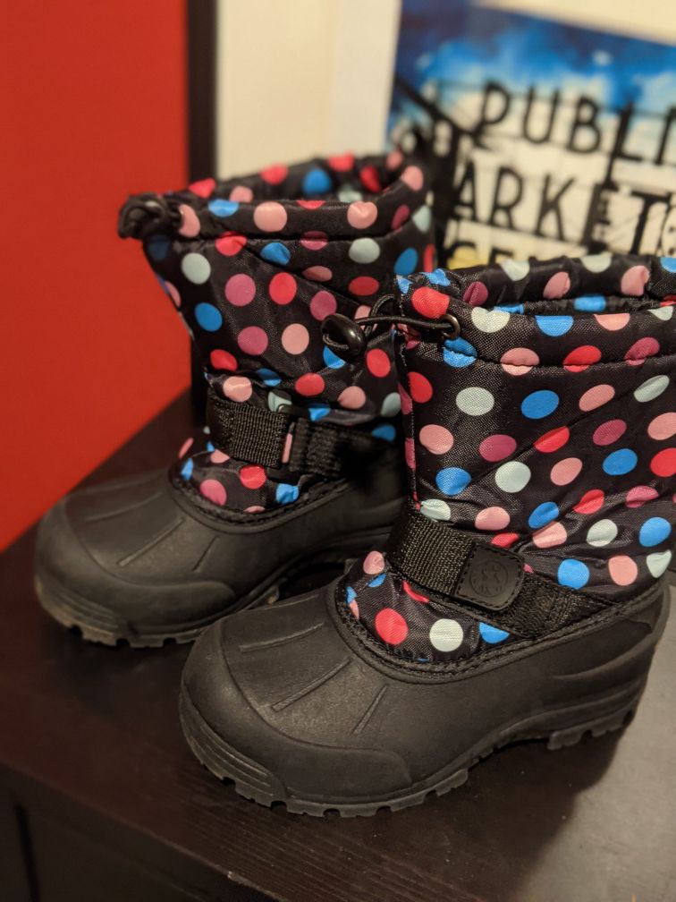 Snow boots for kiddos sz 13