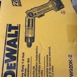 Dewalt Heavy Duty 7.2 Volt Screw Driver Kit