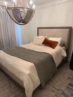 Kelly Clarkson Home Landis Upholstered Bed