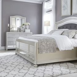 Bed and dresser with mirror