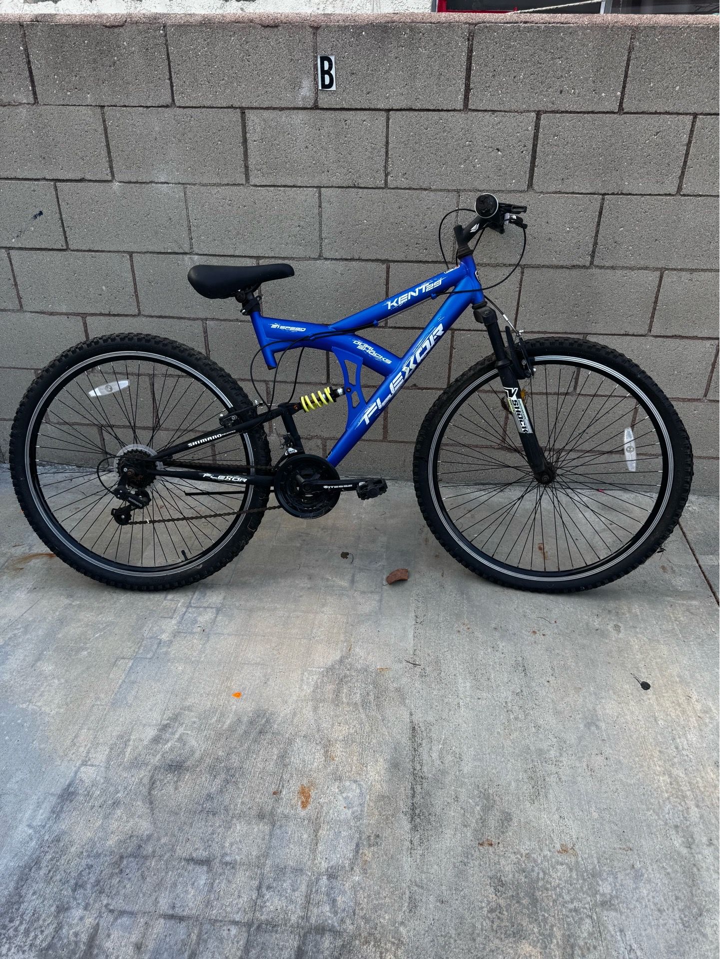 Used Kent 29” Flexor Men’s Bike