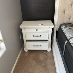 Dresser And Two Nightstands 