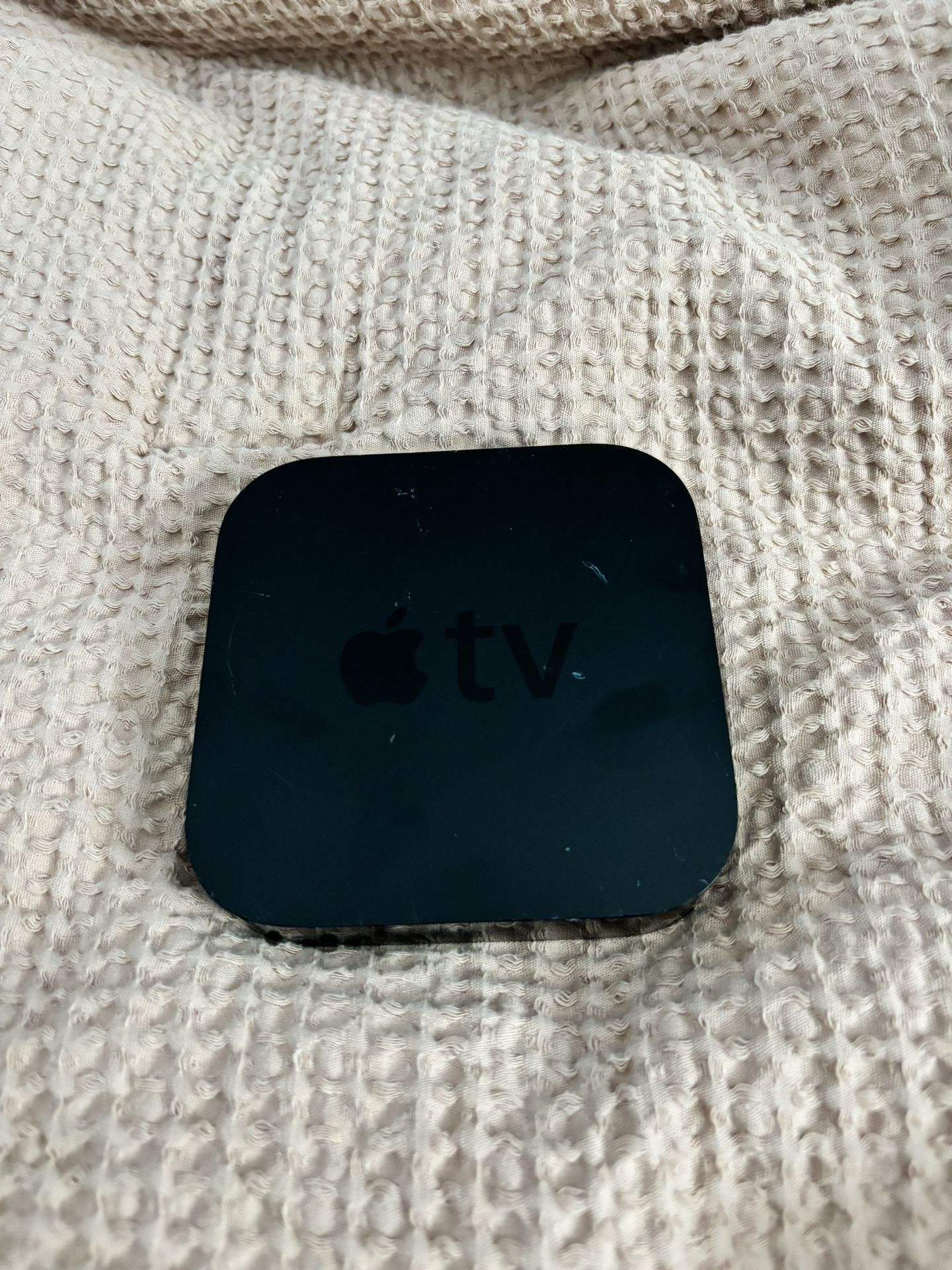 Apple TV 3rd Generation (with Remote)