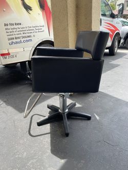 Salon chair