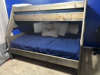 Twin/full bunk bed w tv console/dresser