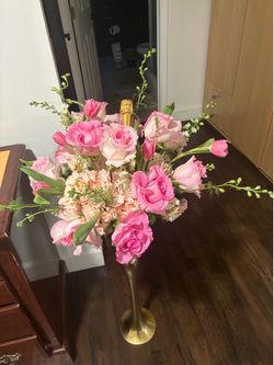 Gold metal champagne stand