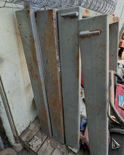 4 metal panels