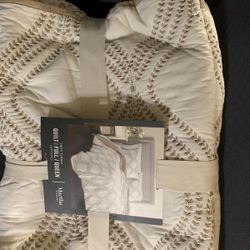 Martha Stewart Comforter set
