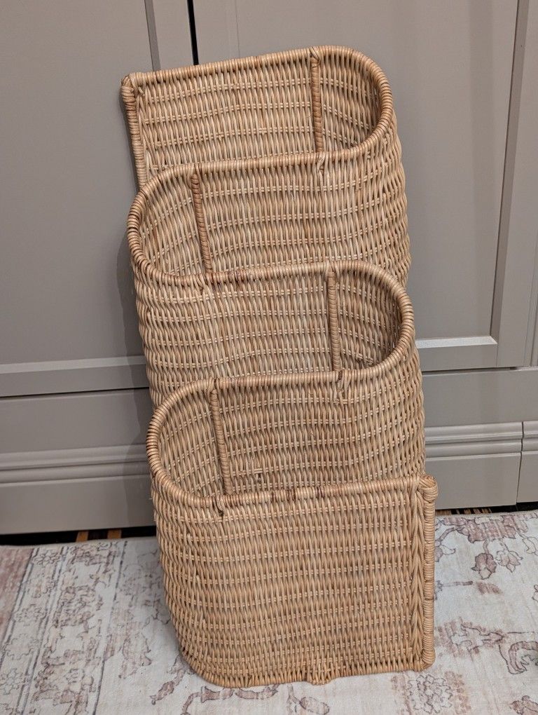 1970 Italian Wicker Rattan Wavy Wall Mounted /Table Top Magazine Holder Rack MCM