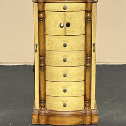 Jewelry Box/armoire