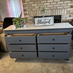 ✨✨ GORGEOUS GRAY LONG SOLID WOOD 7 DRAWER DRESSER BY STANLEY ✨✨