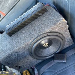 rockville subwoofer and audio pipe 2k rms amp