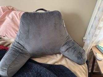 Nestl Reading pillow