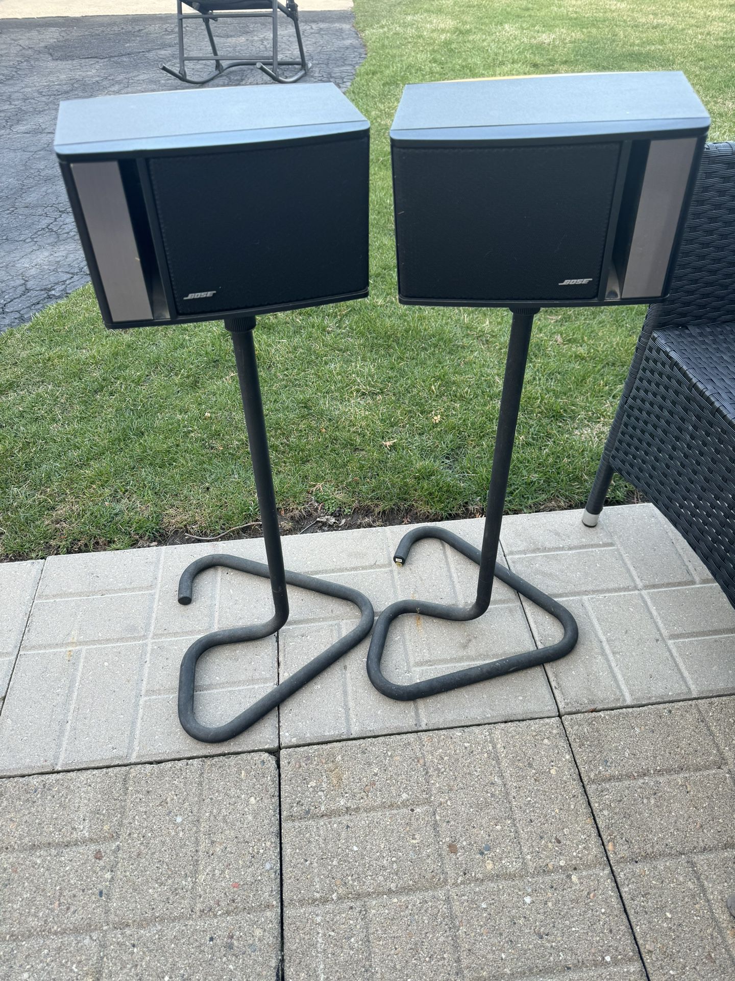 2 Bose speakers with stands 